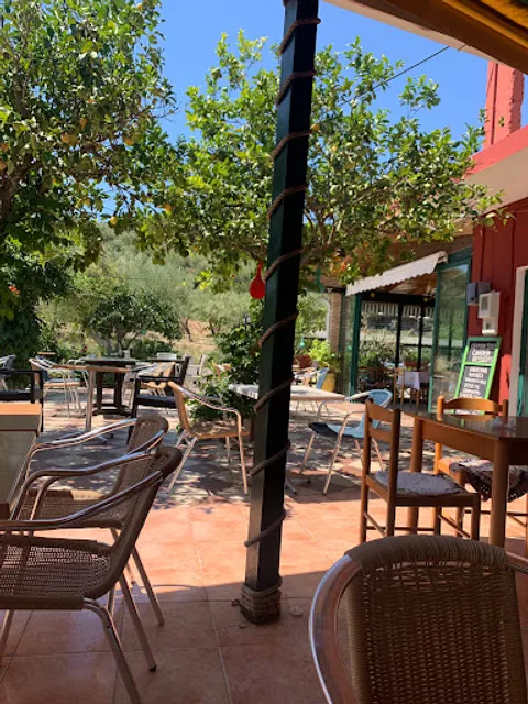 Lemon Tree Garden Taverna