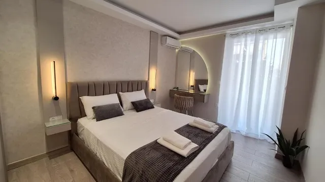 Nèphos, by Miorah Selections