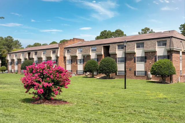 Pines of Ashton Apartments