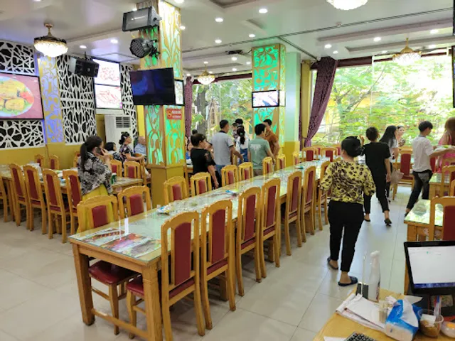 Cửa Hàng bún chả Phương Mai