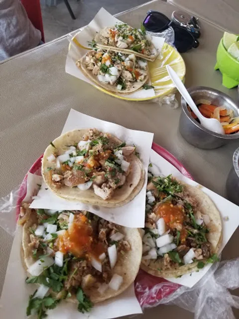 Carnitas Los 3 Cochinitos