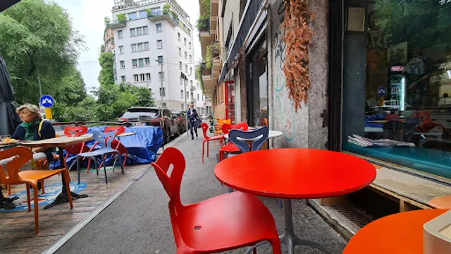 Bar BIGSTORE De Milán