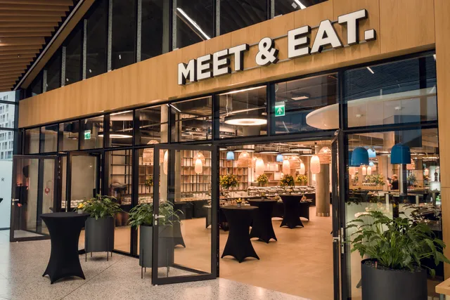 MEET & EAT. Skyliner