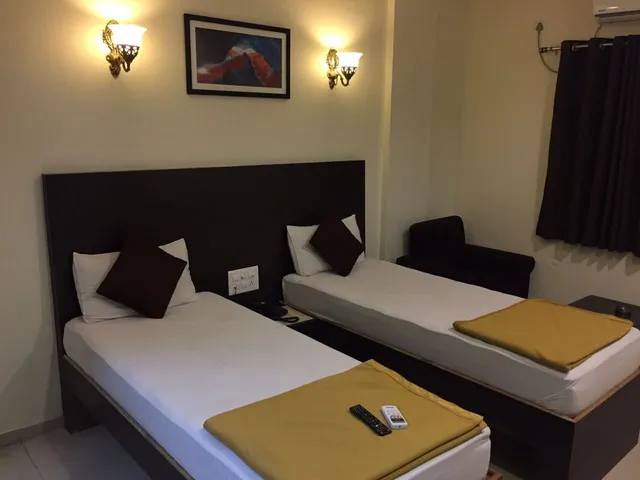 Hotel Z Plus Food-Inn Restaurant