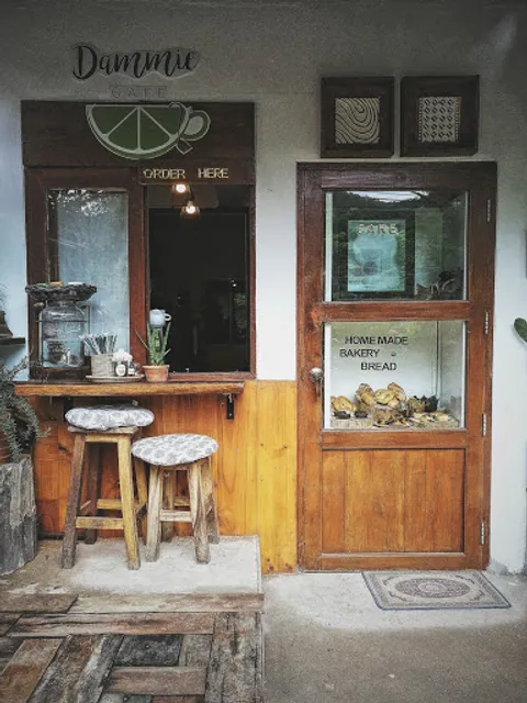 Dammie cafe' by บ้านมะนาว​