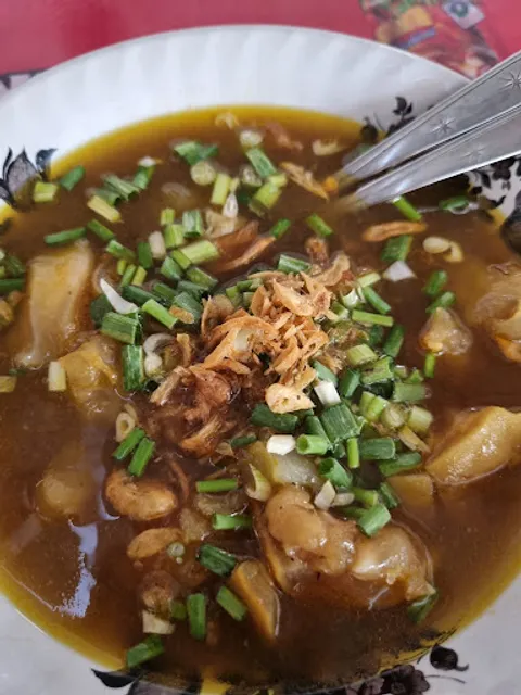 Lontong kikil halte Aloha Juanda