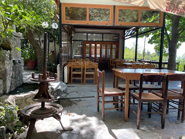 Platanos Πλάτανος