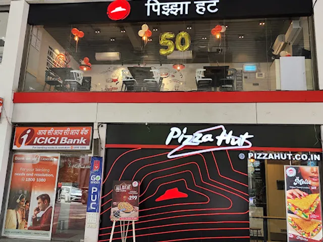 Pizza Hut | Bandra East, Mumbai