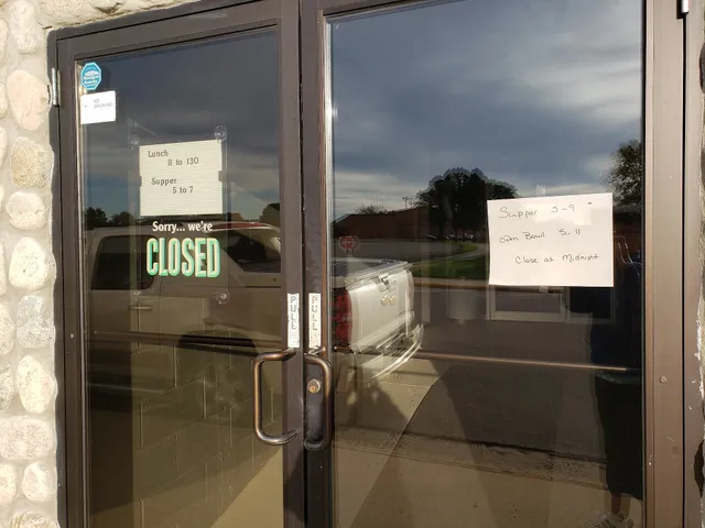 D'Saints Woodfire Tavern & All Star Lanes