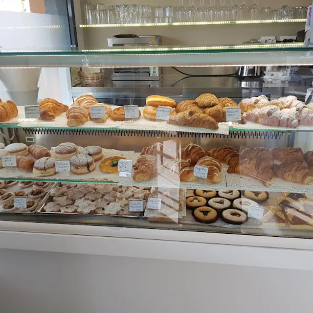 “Nuova Vida” - Aperitivi, caffetteria e bar