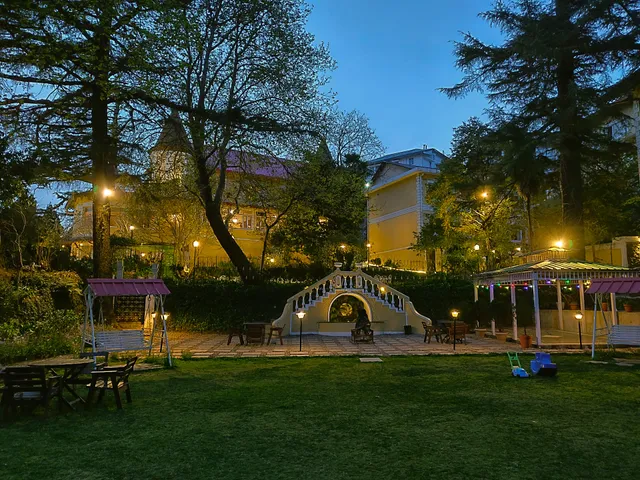 WelcomHeritage Kasmanda Palace