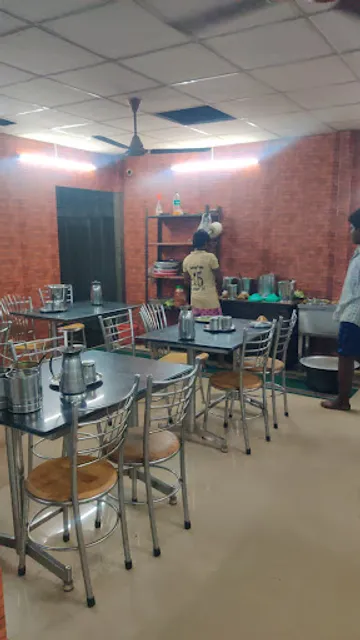 New Aadhithiya chettinad hotel