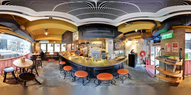 Shake 'Em Buns Danang