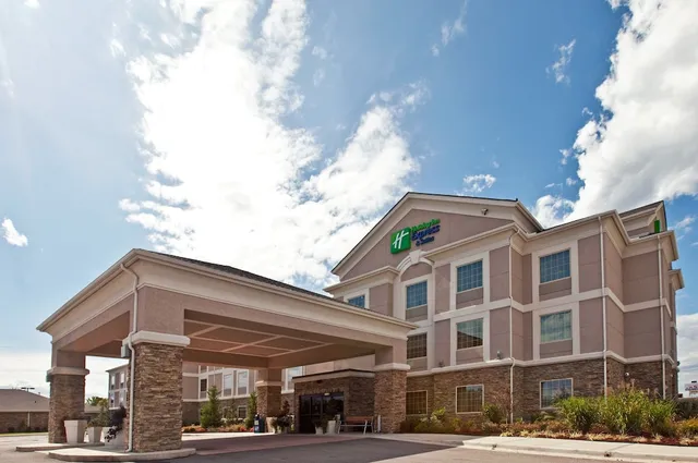 Holiday Inn Express & Suites Ada, an IHG Hotel