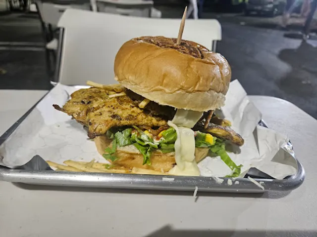 Burger Mania & Paleta Mania