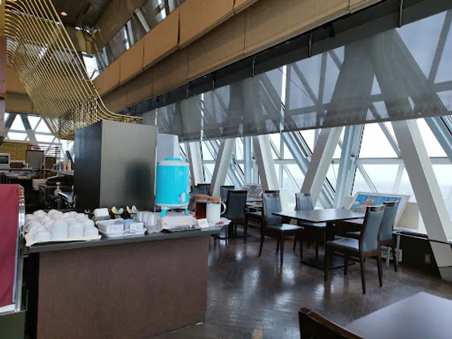 Moet & Dining Sky Tower