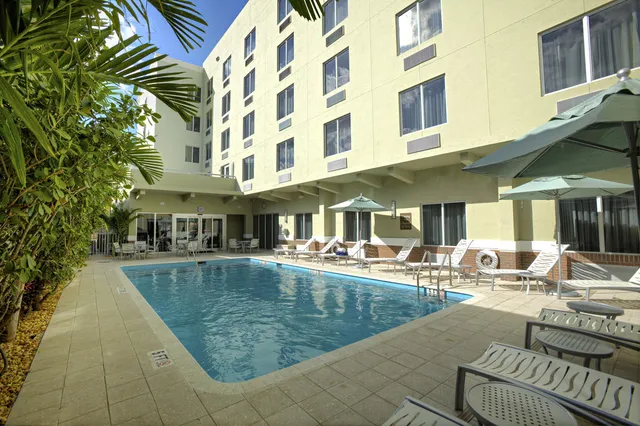 Comfort Suites Miami Airport North