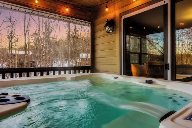 Moondance Cabin by Lightfoot Stays