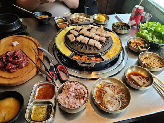 Daldongnae Korean BBQ - Sheppard