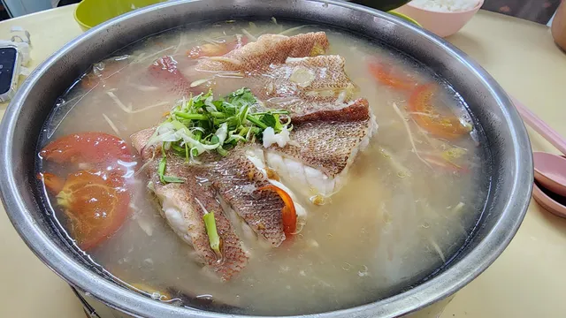 亚明潮式鱼头鱼汤(RESTORAN CM)