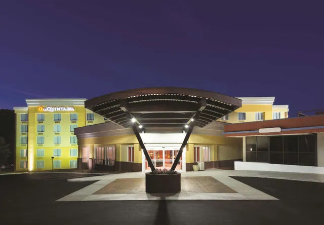 La Quinta Inn & Suites by Wyndham Lynchburg at Liberty Univ.