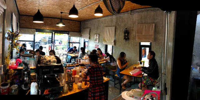 บ้านตากะยาย คาเฟ่