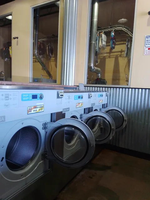 Lucy's Laundry & Dry Cleaning