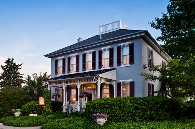 The Artist's Inn and Gallery