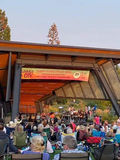 East Vancouver Farmers Market (June - September)
