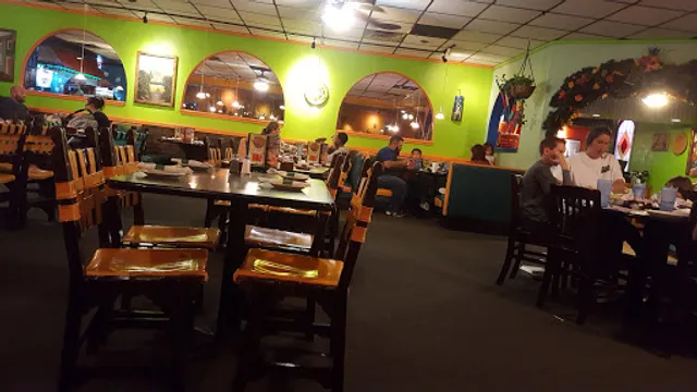 Chelino's Mexican Restaurant (6509 NW Expressway, OKC)