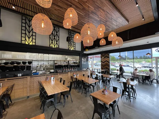 FRESH PHO (Pho & Banh Mi)