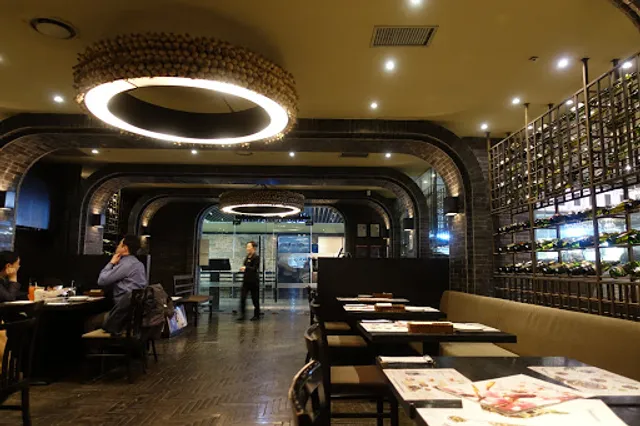 Mad for Garlic, Dogok