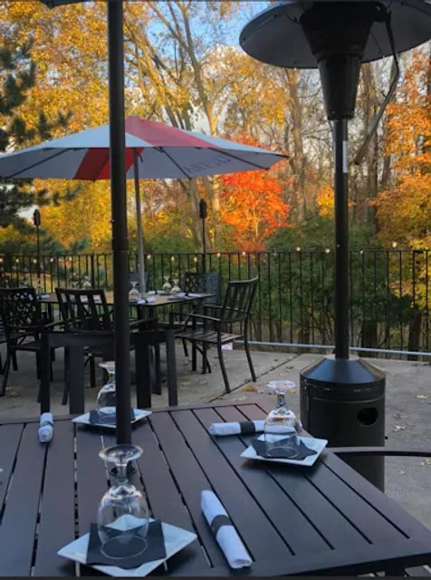 1839 Restaurant and Bar