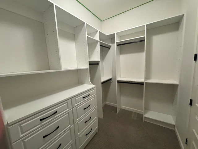 Dream Closets LLC