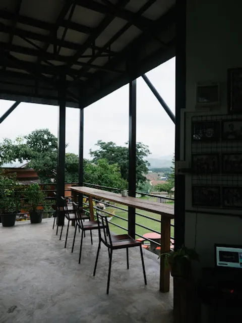 Bud Cafe' and Homestay