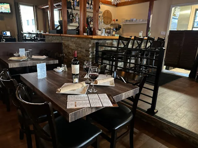 Me & Tommy's Restaurant & Catering