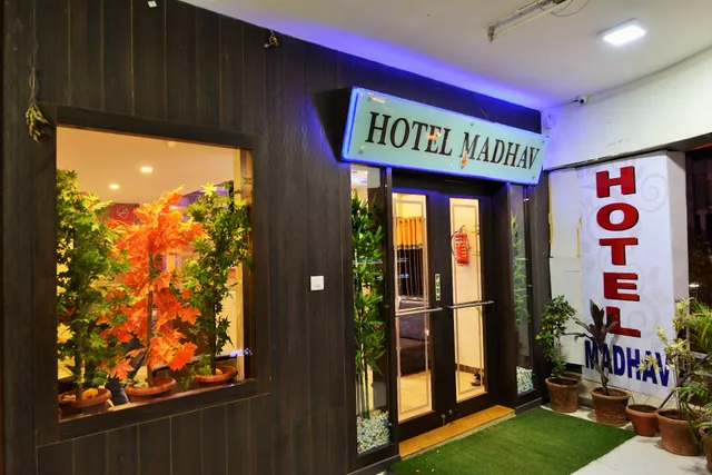 Hotel Madhav