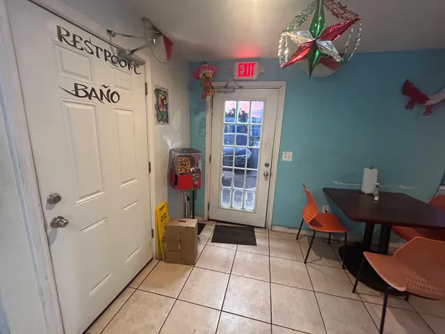 El Paraiso Restaurant y Taqueria