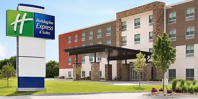 Holiday Inn Express & Suites Heath - Newark