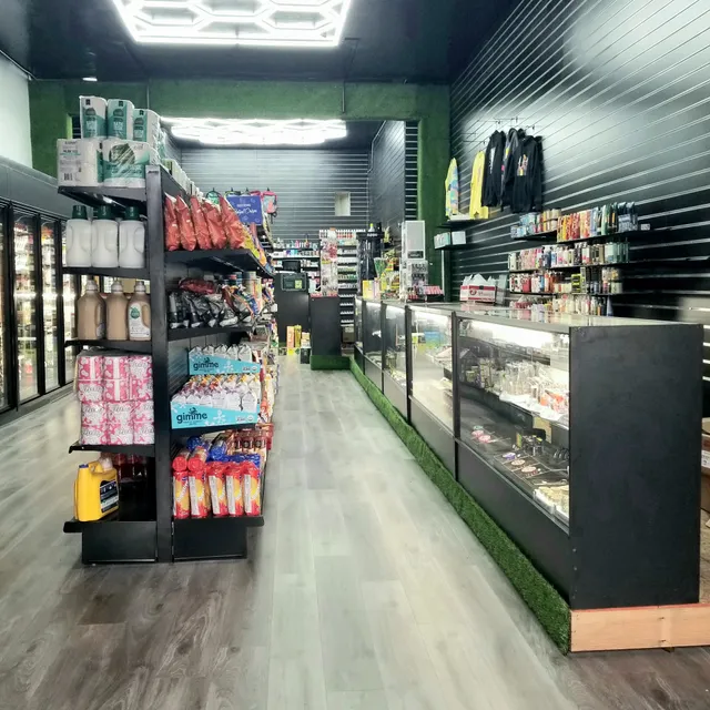 Stop and save market