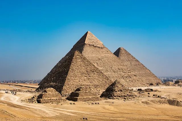 Point de vue sur les pyramides