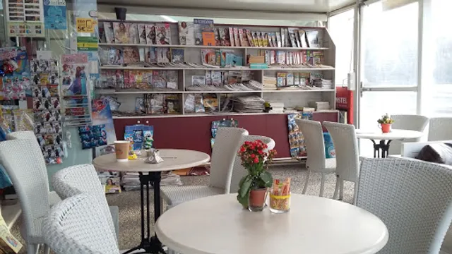 Retro Coffee Center Peraia