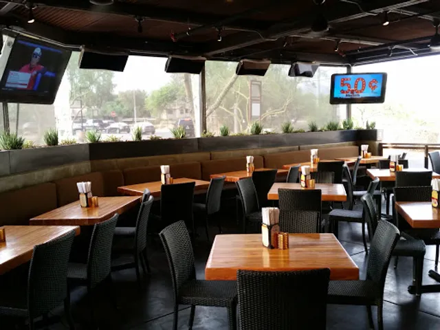 Ling & Louie's Asian Bar and Grill