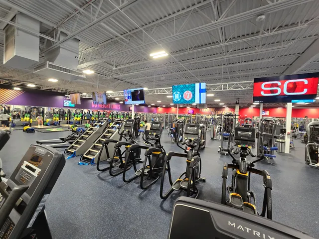 Crunch Fitness - Urbandale