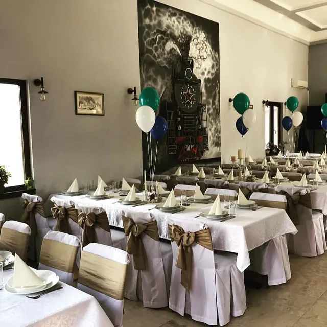 Restaurant Composition