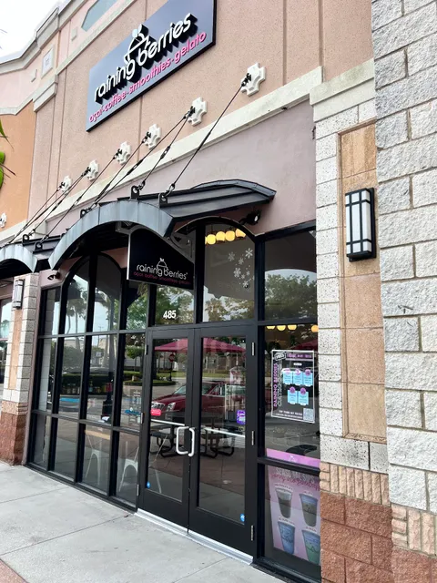 Raining Berries - Waterford Lakes