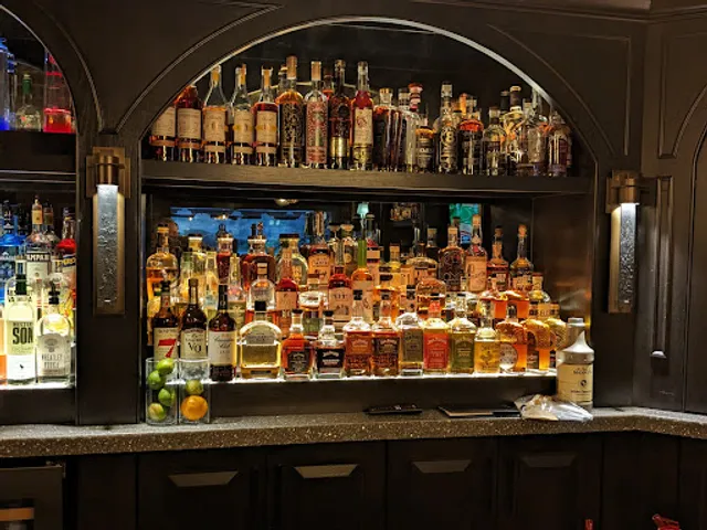 Capronis Restaurant & Bar