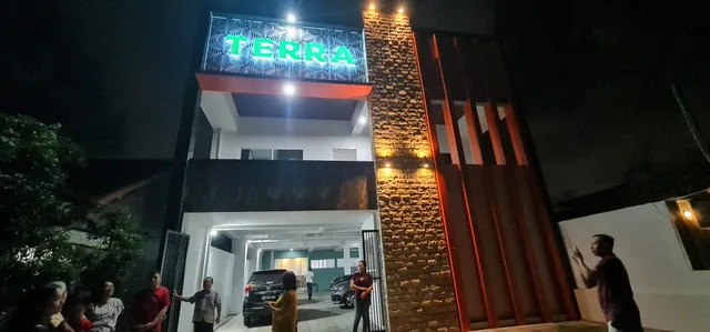 TERRA Guesthouse JEC Mitra RedDoorz