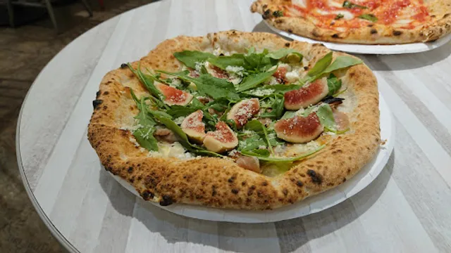 Gino Pizza Napoletana 三重店