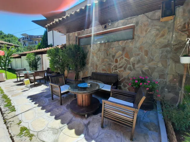 Family hotel-restaurant MALAMOVATA House